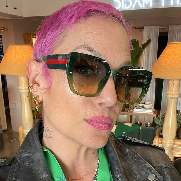 Women's oversized sunglasses with a fashionable frame and UV protection Bowlift