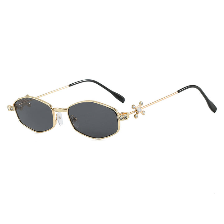Women's sunglasses with elegant accents and UV protection Bowlift