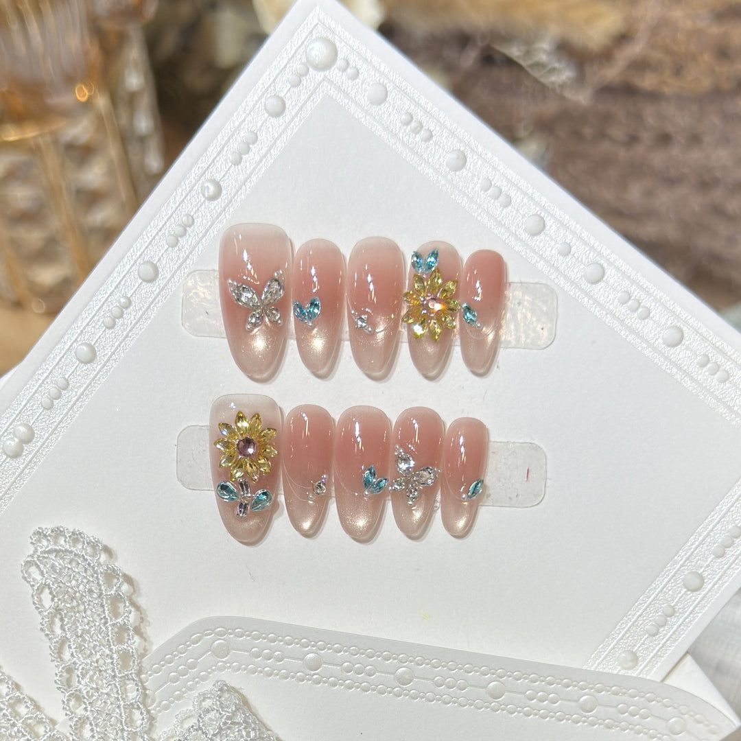 Themed Press-On Nail Art Set with Hello Kitty Designs Bowlift