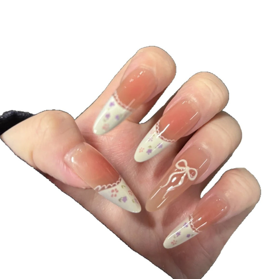 Floral-Embellished Press-On Nail Set Bowlift