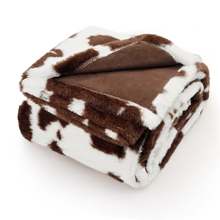 Ladies Cozy and Stylish Bedspread Bowlift
