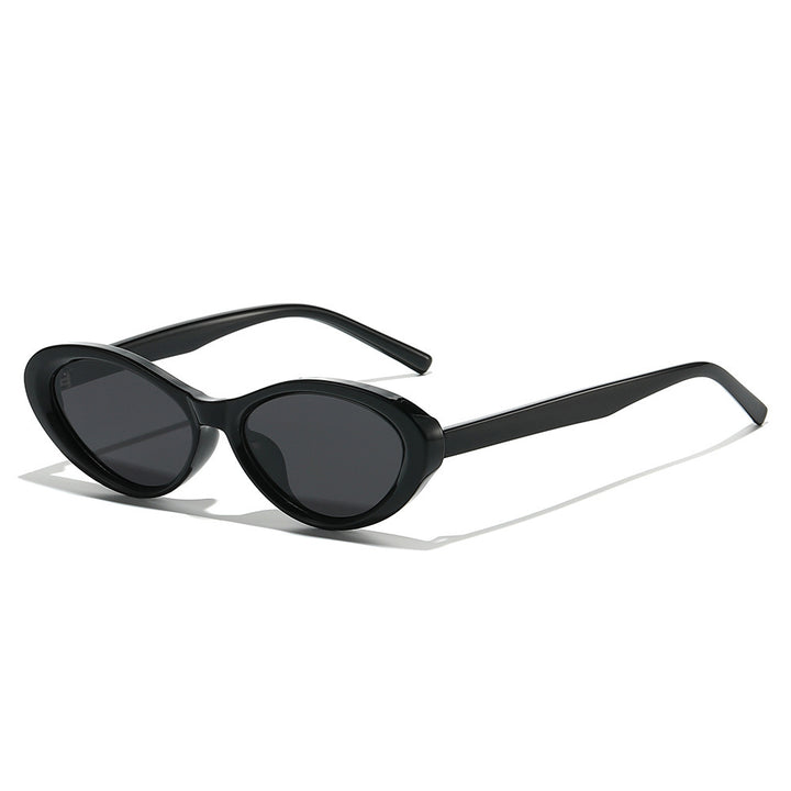 Retro-Inspired Bold Cat-Eye Sunglasses Bowlift