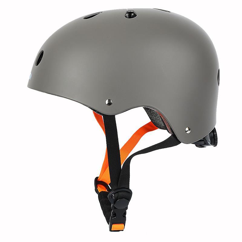 low-profile multi-sport helmet with EPS impact-absorbing liner and adjustable chin strap Bowlift
