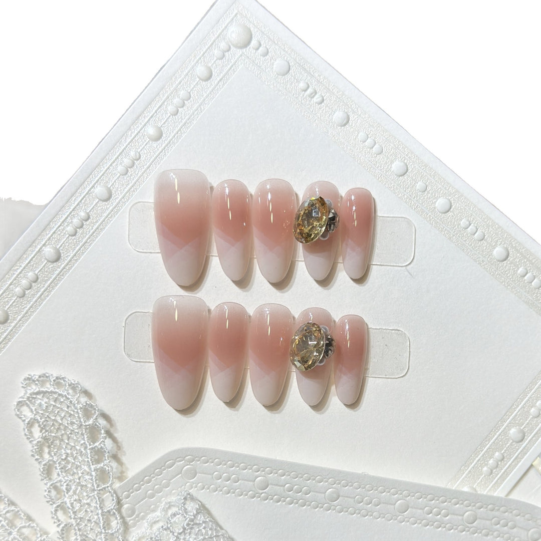 Stylish Press-On Nail Set with Gemstone Accent Bowlift