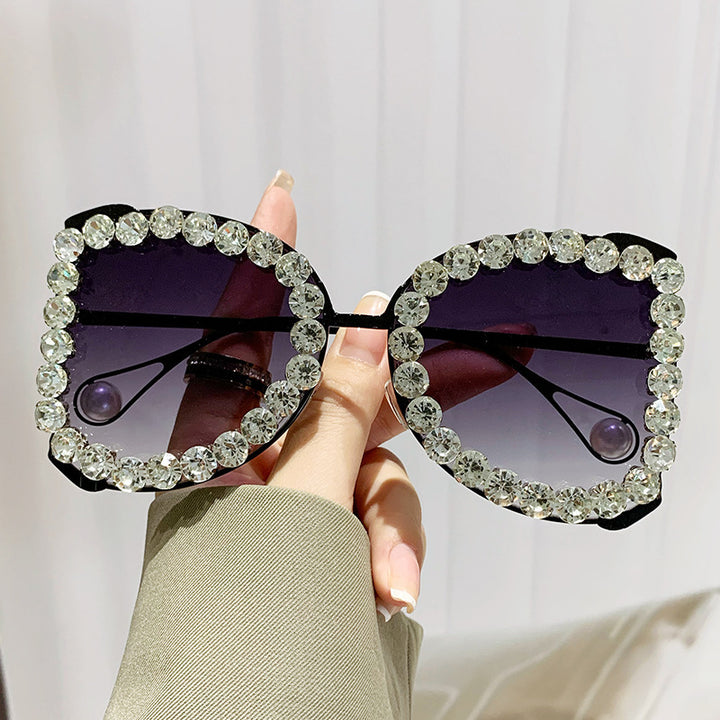 Women's extravagant cat-eye sunglasses with sparkling rhinestone frame Bowlift