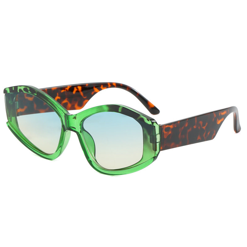 Women’s fashionable sunglasses with distinctive, futuristic design Bowlift