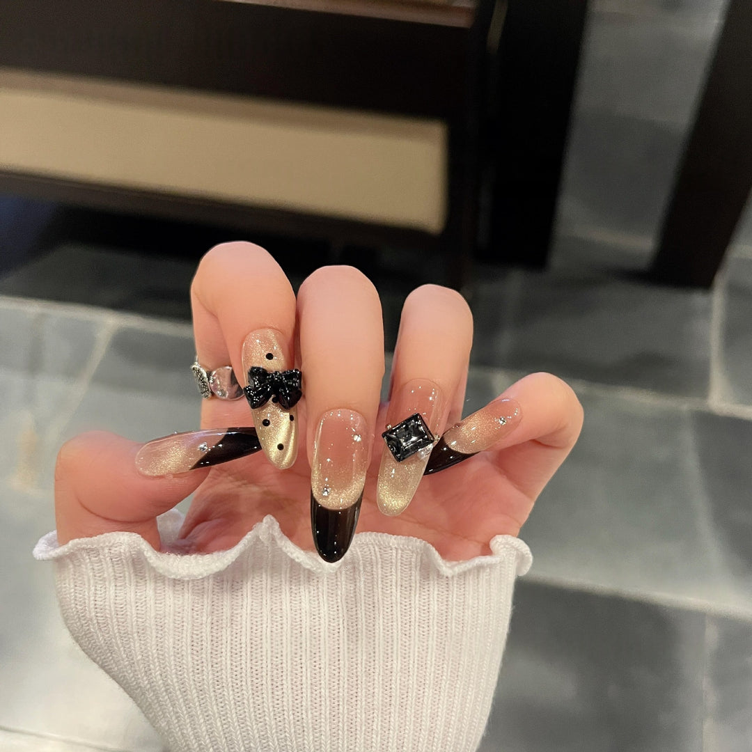 Elegant Kunstnägel with Bow and Rhinestone Design Bowlift