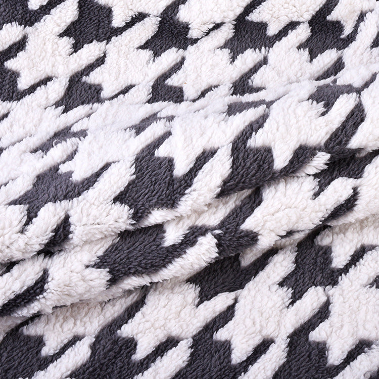 Ladies cuddle blanket with unique houndstooth pattern Bowlift