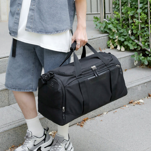Sporty travel bag with insulating interior compartment Bowlift