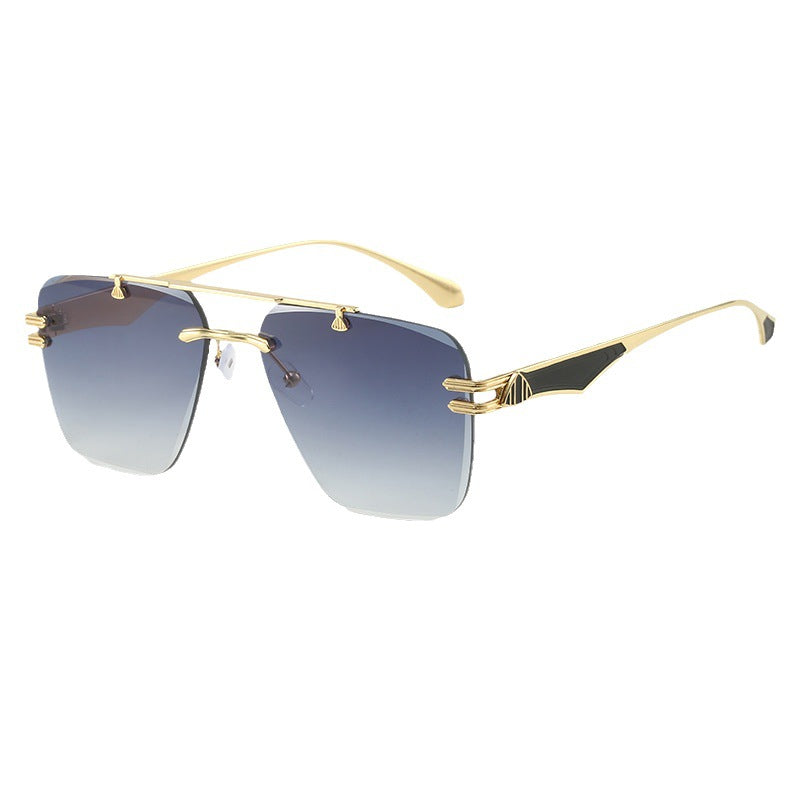 Women’s designer sunglasses in an extravagant frame Bowlift