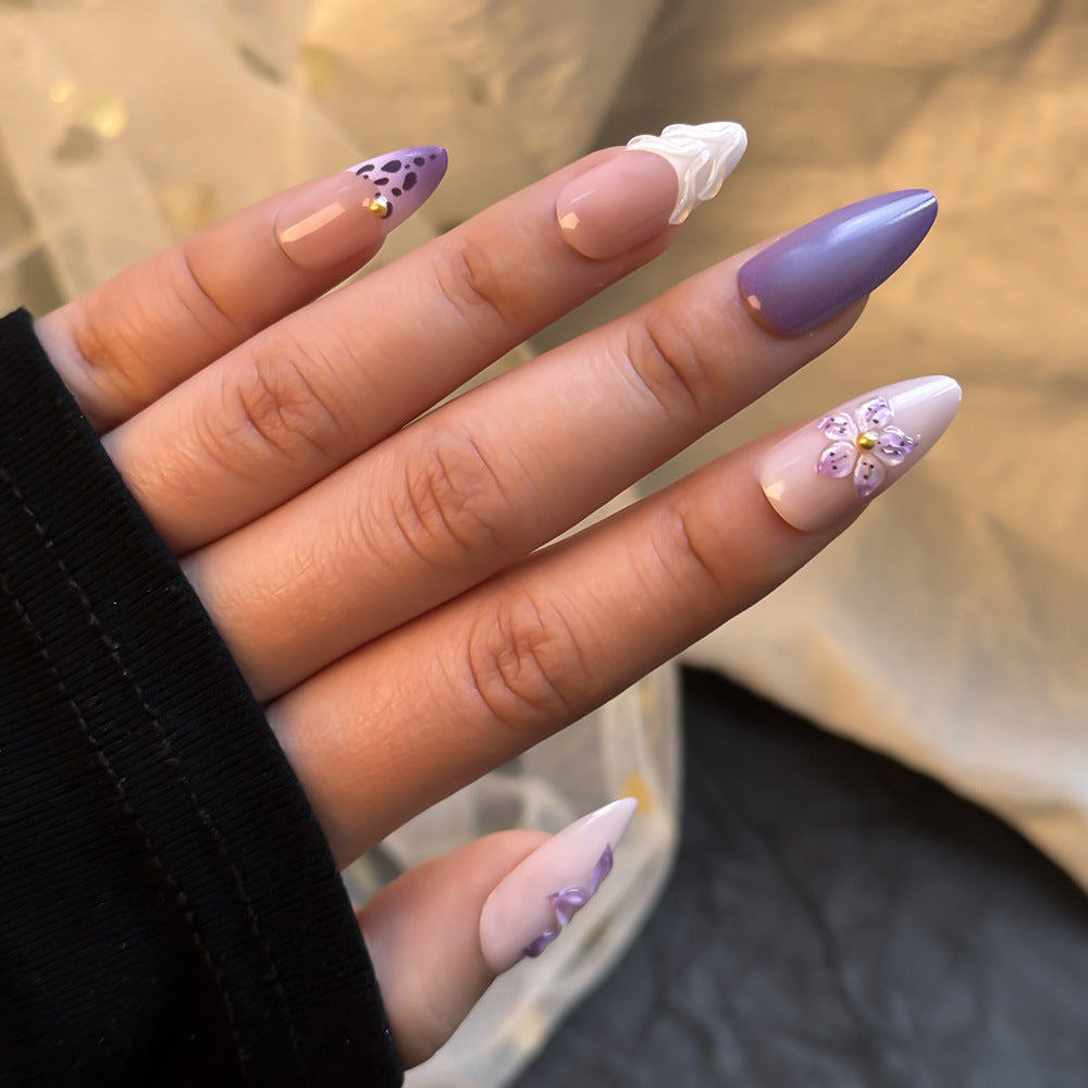 Floral-Themed Press-On Nail Art Set Bowlift