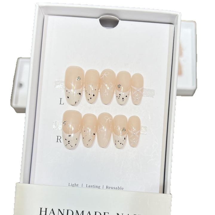 Handmade Decorative Press-On Nail Set Bowlift
