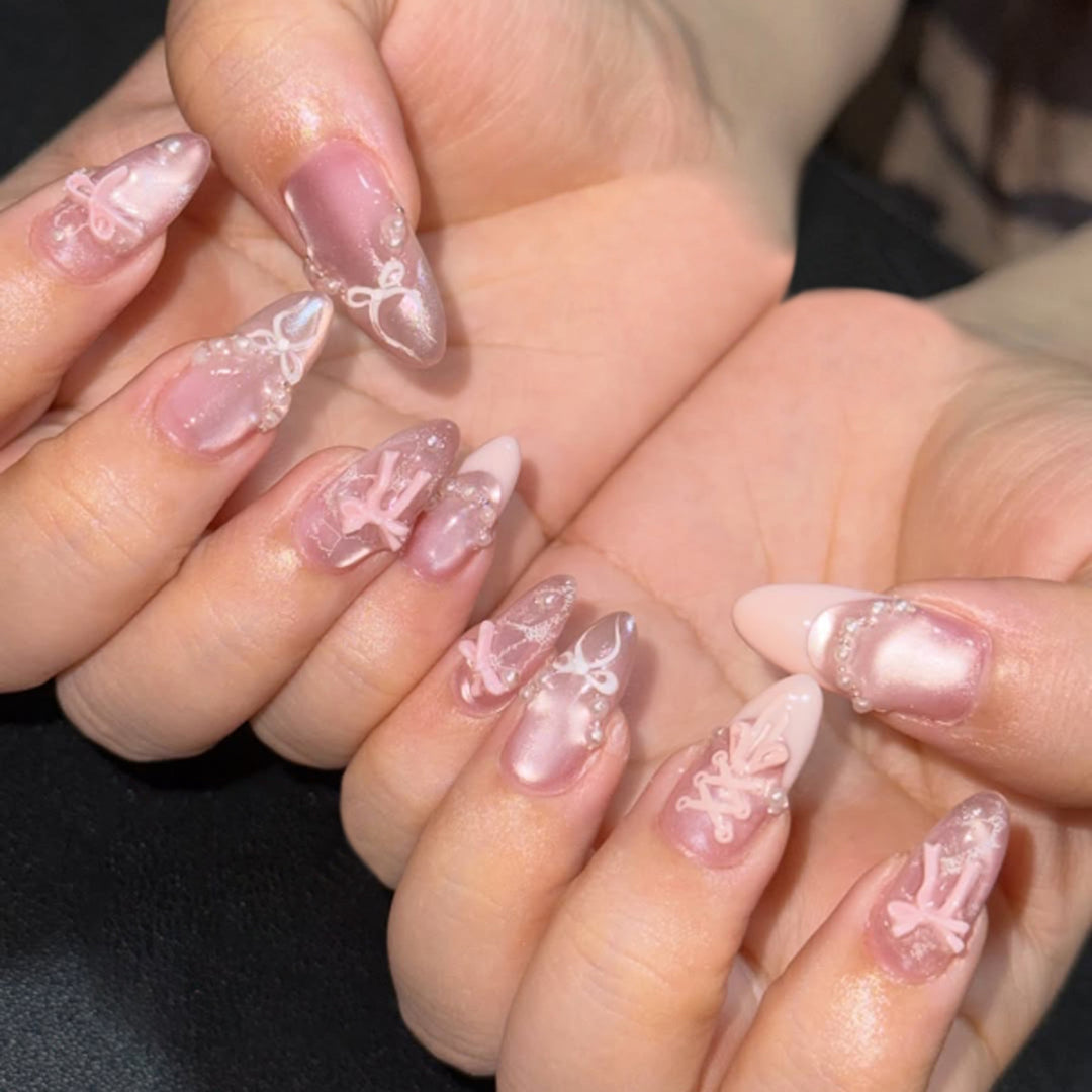 Elegant nail art in maritime design with glitter and 3D accents Bowlift