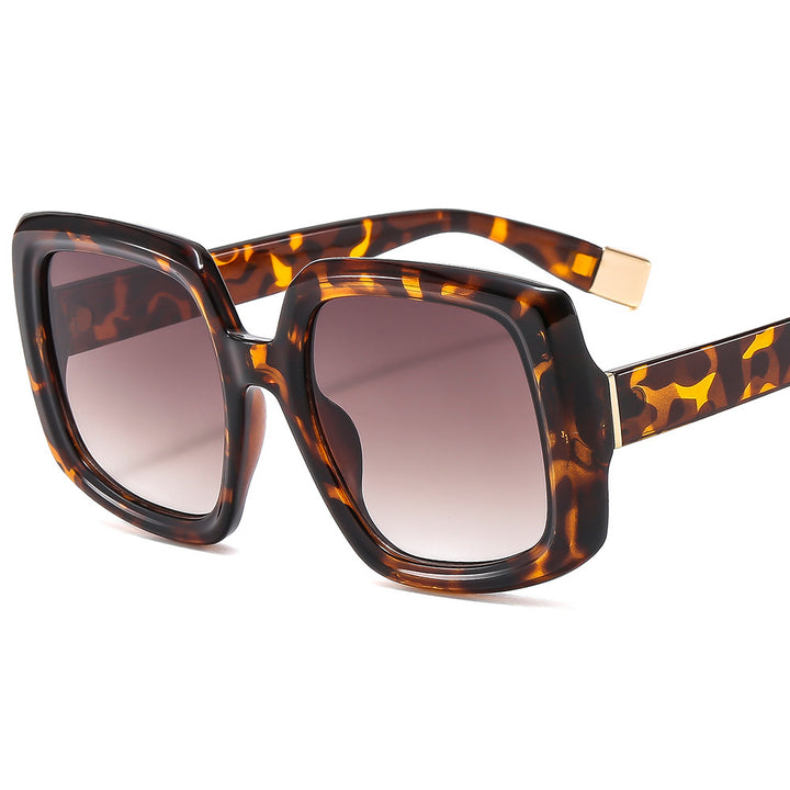 Ladies fashionable sunglasses with striking square frame design Bowlift