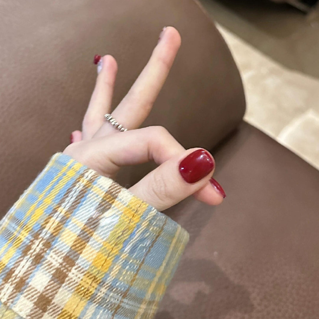Artificial nail set with playful designs Bowlift