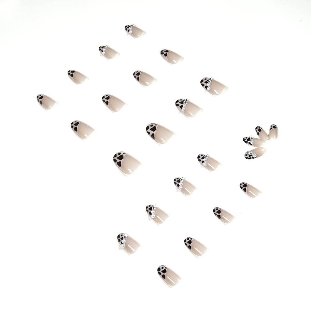Artistic and elegant artificial nails Bowlift