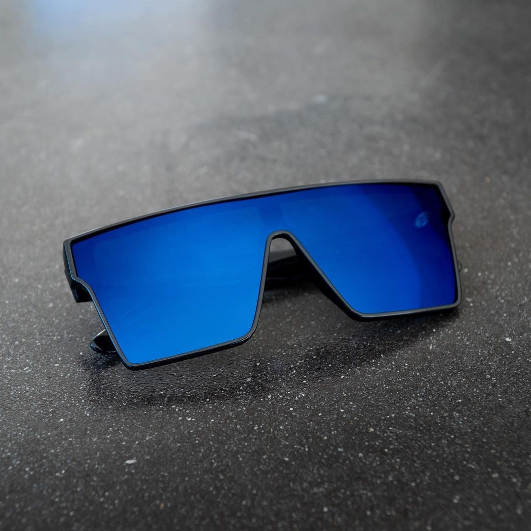 Ladies fashionable sunglasses with angular lenses Bowlift