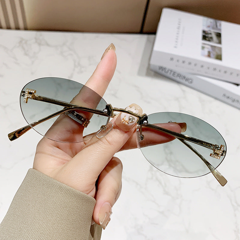 Women's Fashion Sunglasses with Innovative Design and Comfortable Frame Bowlift