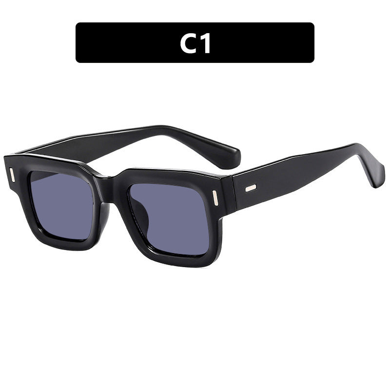 Ladies stylish square sunglasses with eye-catching leopard print Bowlift