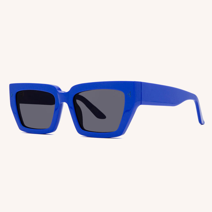 Ladies fashionable sunglasses in trendy, elegant design Bowlift
