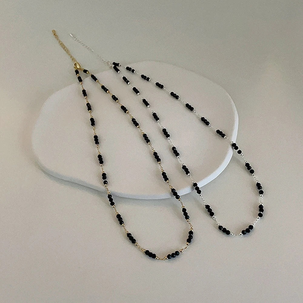 Delicate and Stylish Necklace with Sparkling Pearls Bowlift
