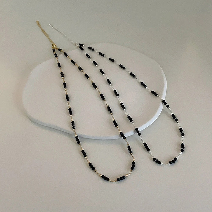 Delicate and Stylish Necklace with Sparkling Pearls Bowlift