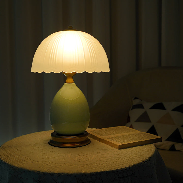 Elegant Vintage Table Lamp