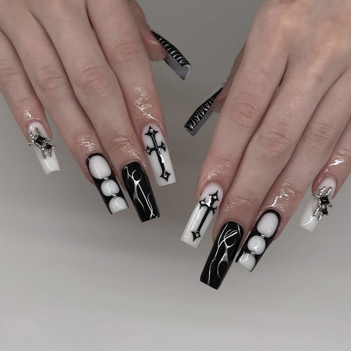 Gothic Chic Nail Art Set Bowlift