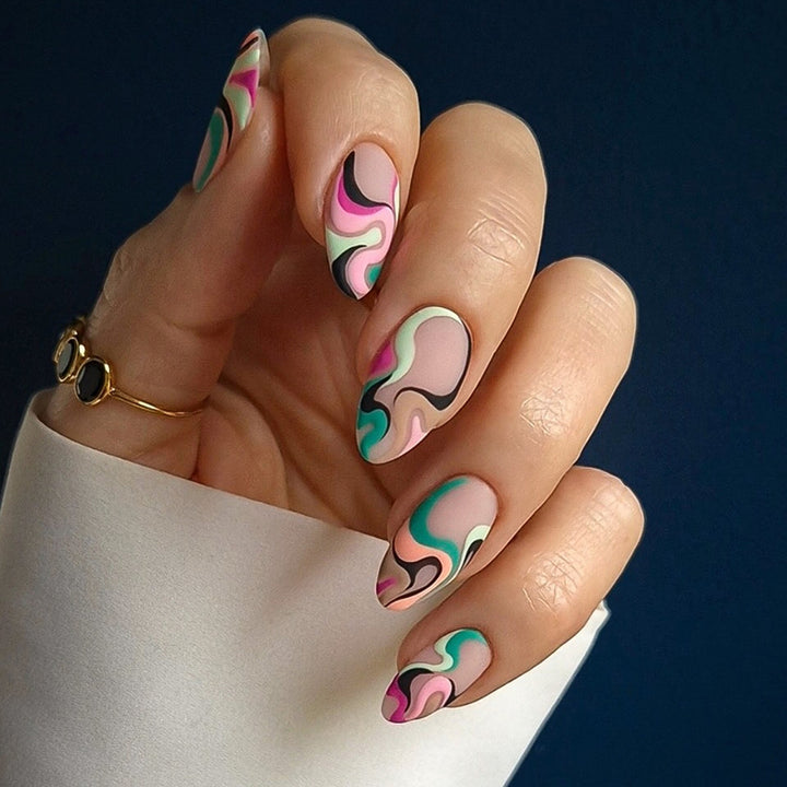 Artificial Nails in Modern Abstract Design Bowlift