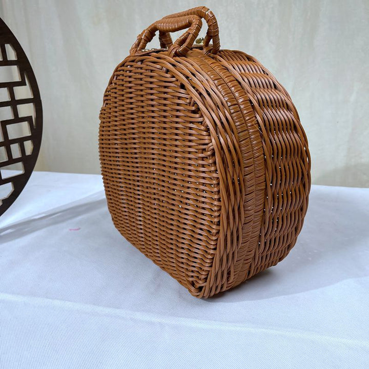 Ladies stylish braided handbag Bowlift