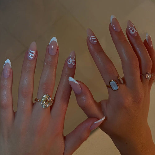 Artistic Press-On Nail Set with Elegant Designs Bowlift