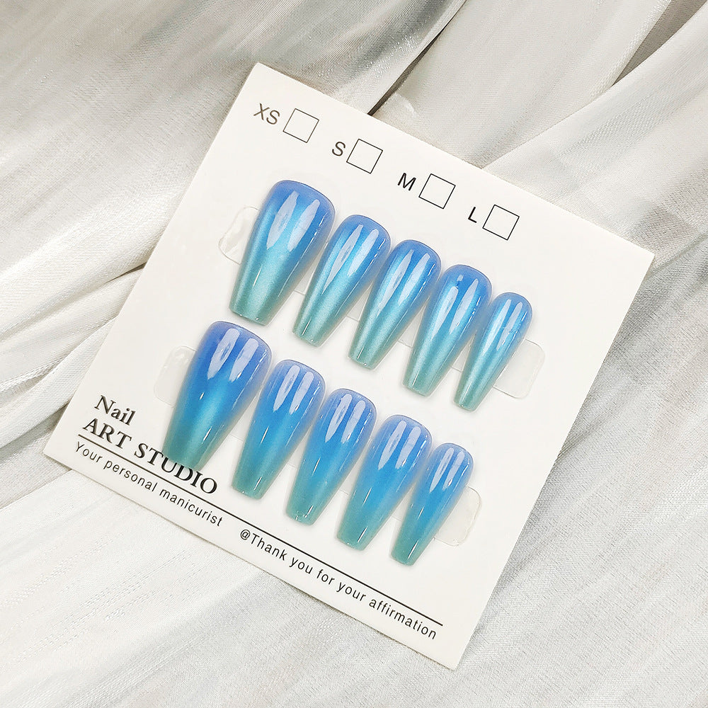 Glamorous Artificial Nails with Shimmering Design Bowlift