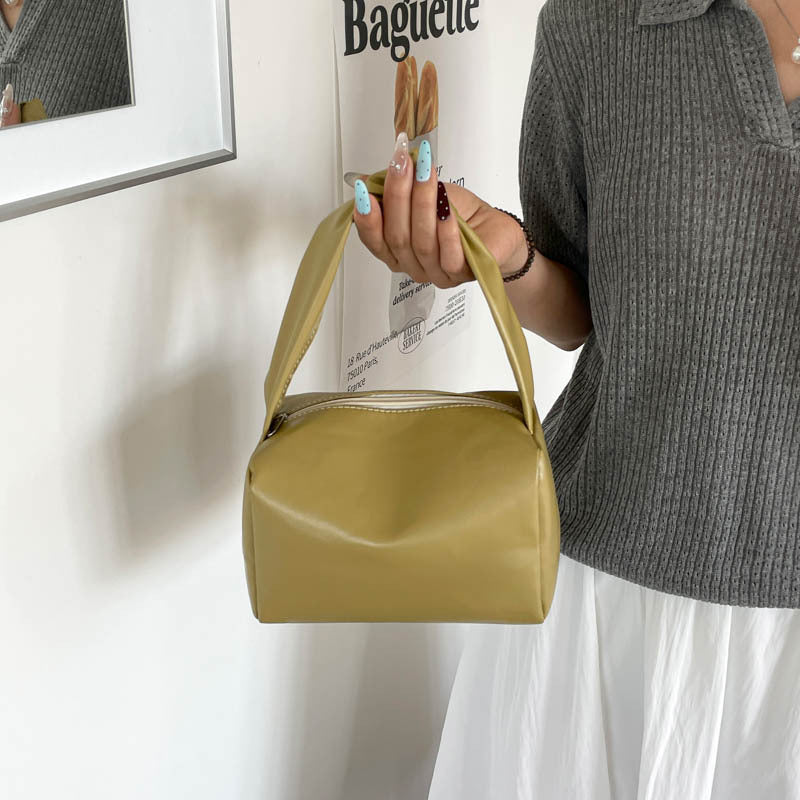 WoVintage-Inspired Structured Handbag Bowlift