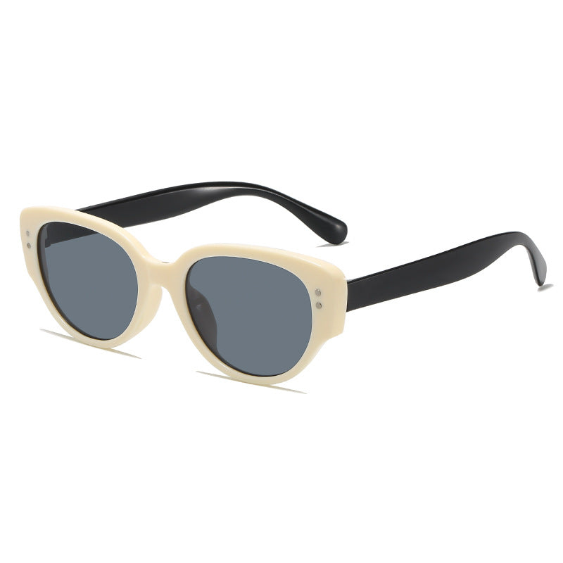 Vintage-Inspired Cat Eye Sunglasses Bowlift