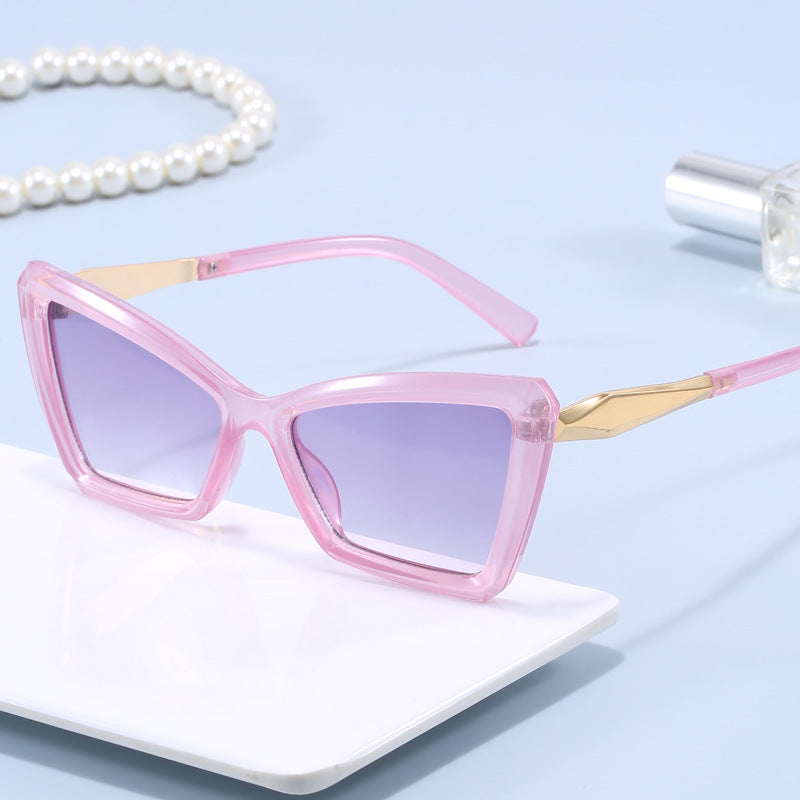 Women's Cat-Eye Sunglasses with Luxurious Transparent Frame Bowlift