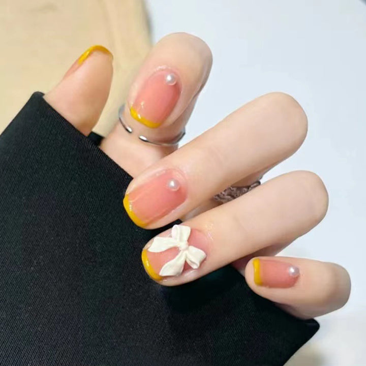 Art nails with elegant 3D flowers and glitter accents Bowlift