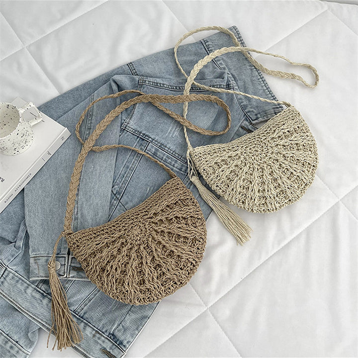 Hand-knotted sling bag with tassels Bowlift
