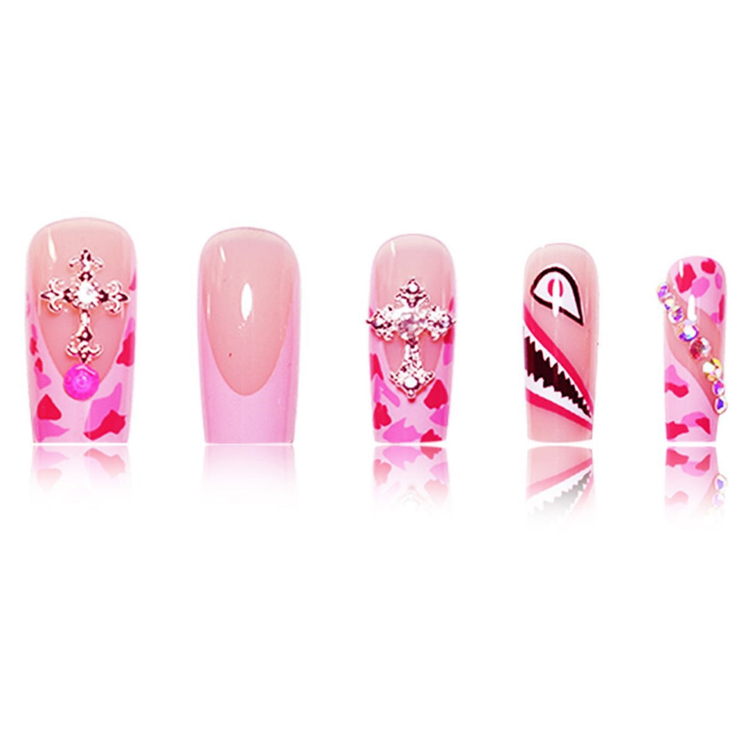 Trendy Artistic Press-On Nail Enhancements Bowlift