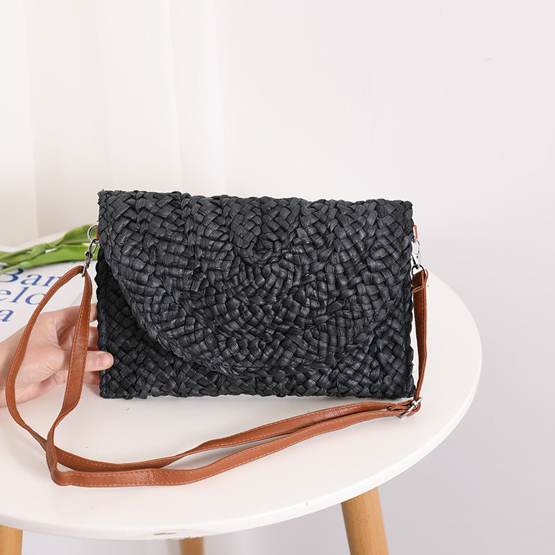 Handcrafted basket bag in elegant wave pattern Bowlift