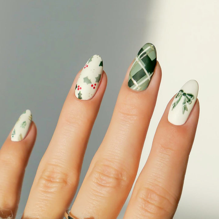 Creative Christmas Art Nails Bowlift