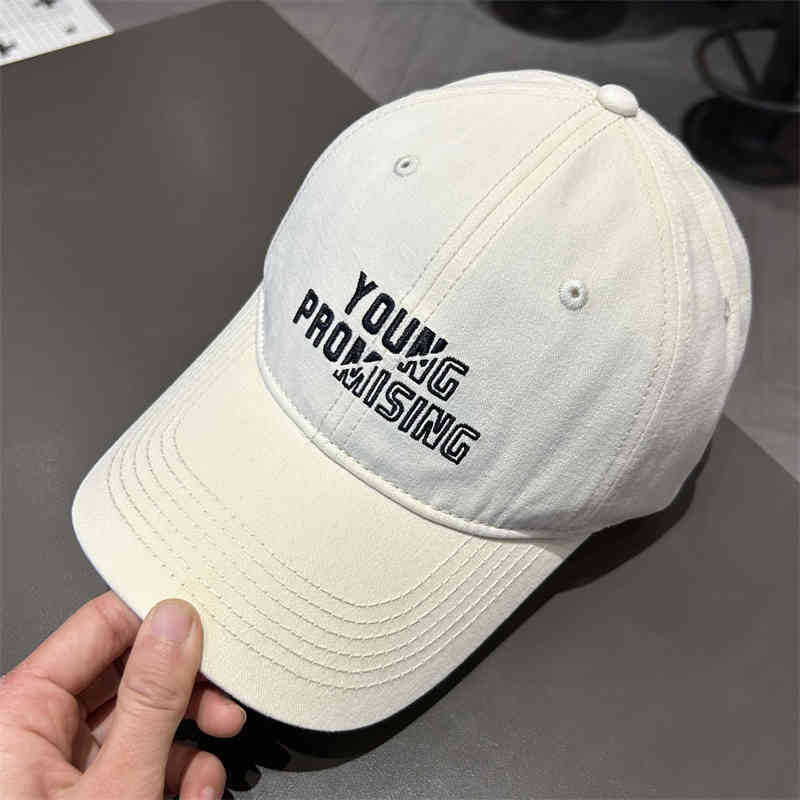 Unisex Relaxed Fit Casual Cap Bowlift