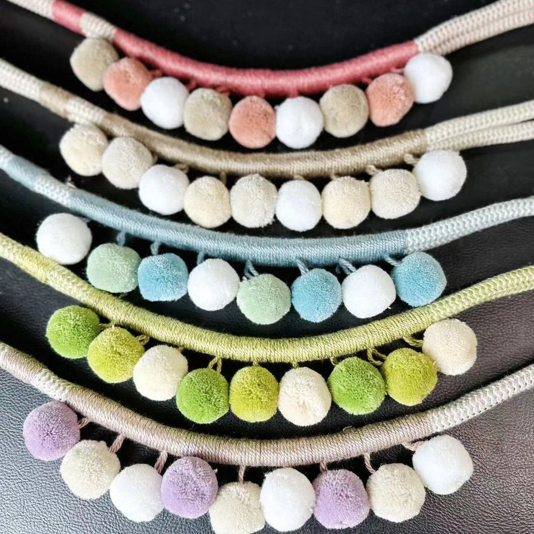 Trendy Knit Necklace Bowlift