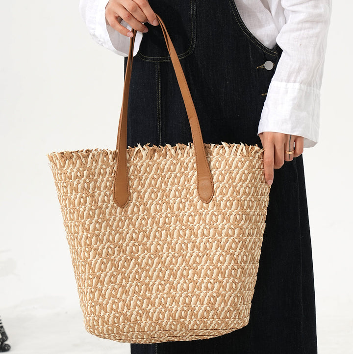 Stylish Tote Bag Made of Braided Natural Material Bowlift