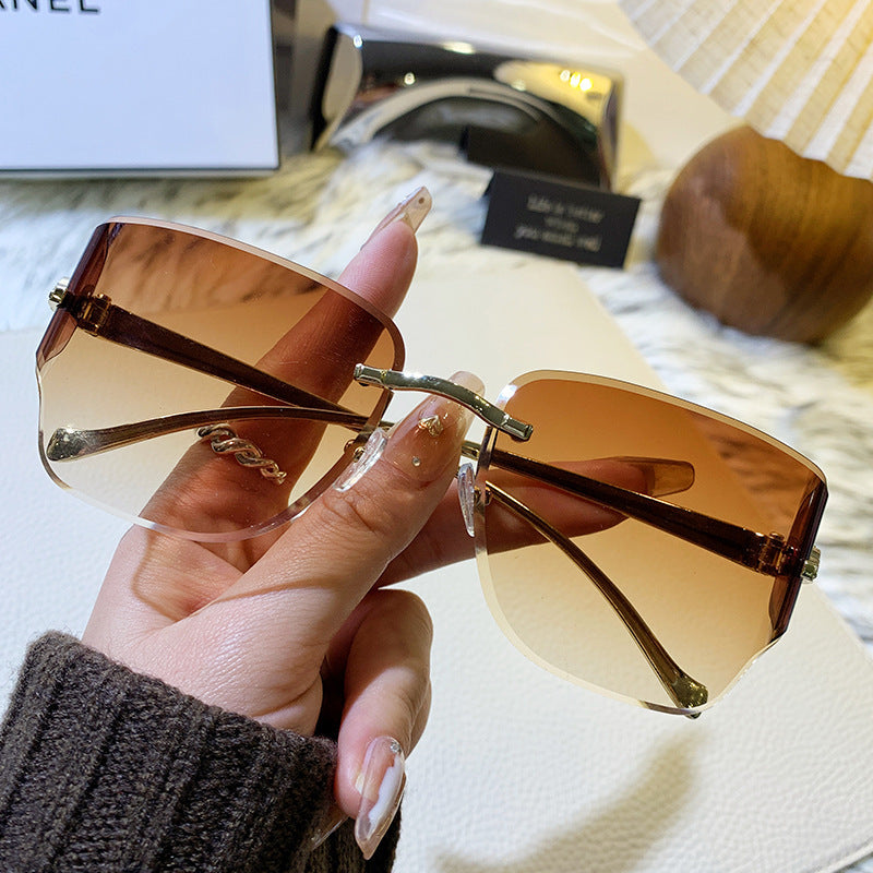 Ladies exclusive geometric sunglasses Bowlift