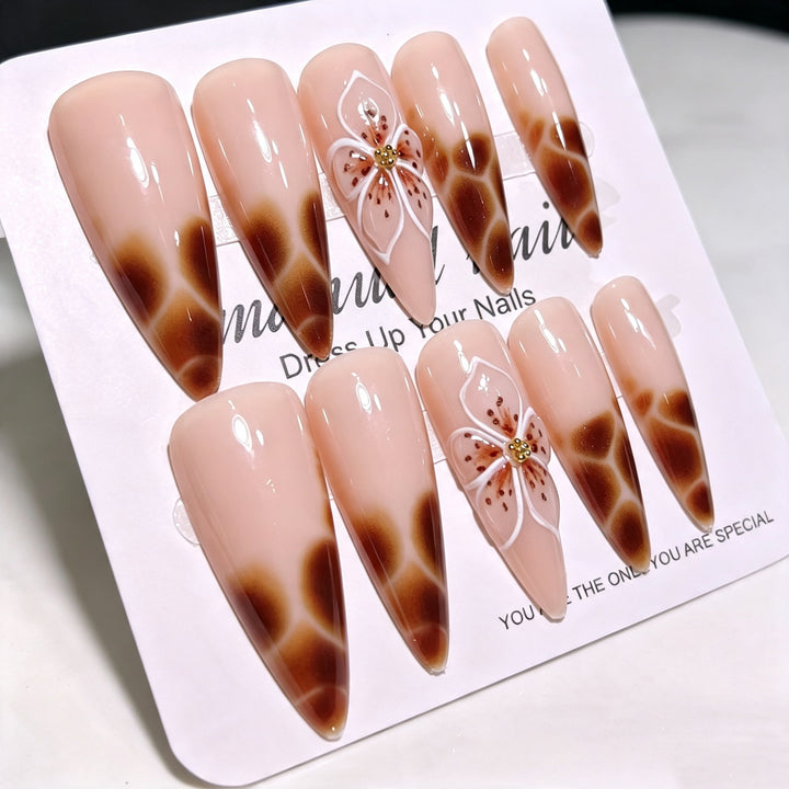 Floral-Themed Stiletto Press-On Nail Tips Bowlift