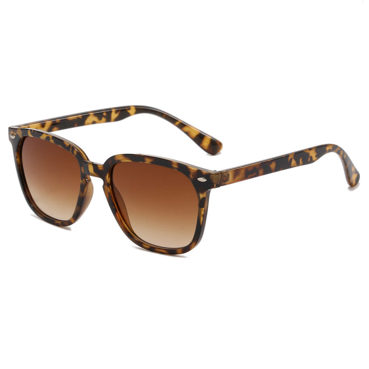 Ladies contemporary sunglasses with elegant shield design Bowlift