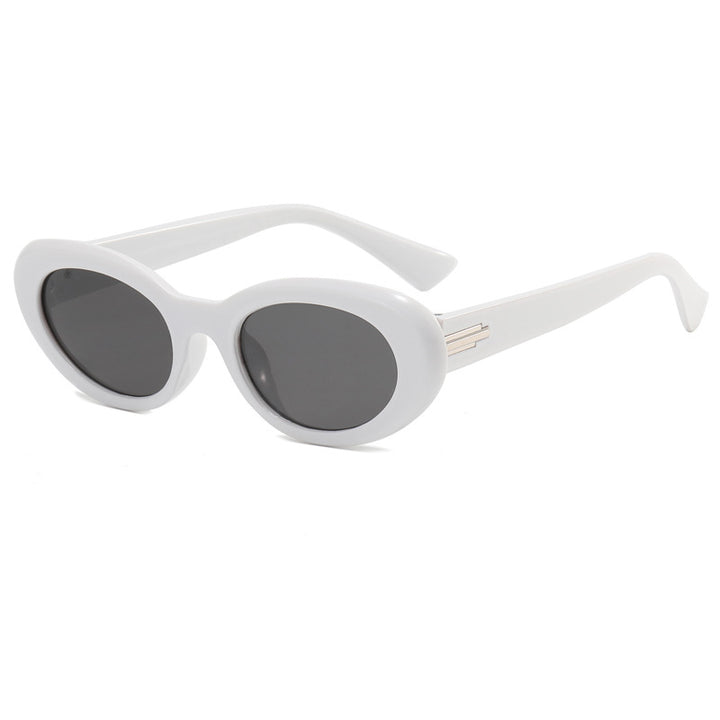 Ladies stylish sunglasses in extravagant design Bowlift