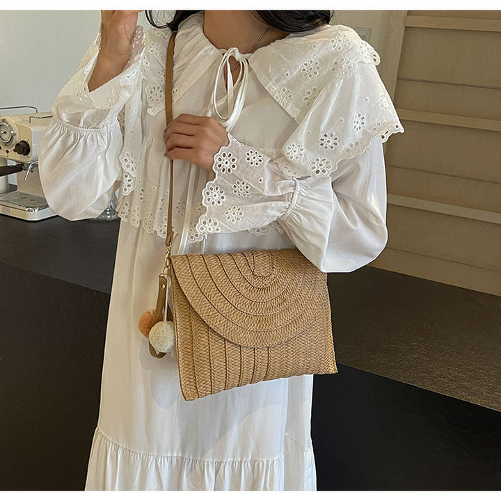 Handcrafted Shoulder Bag Made of Woven Material Bowlift