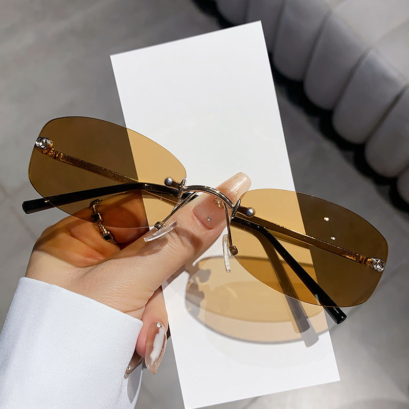 Women's fashionable sunglasses with elegant, narrow frame Bowlift
