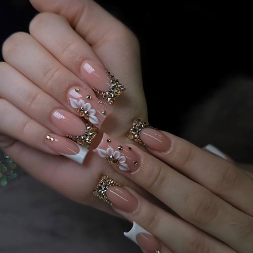Luxurious Rhinestone Embellished Nail Extensions Bowlift